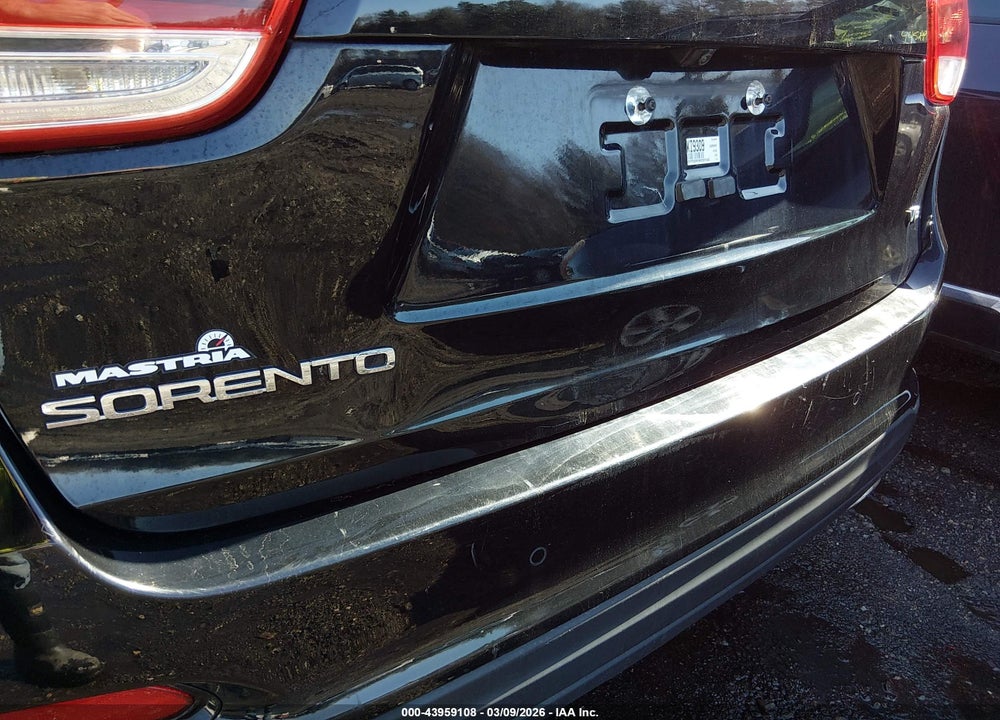 2019 KIA SORENTO 3.3L S VIN: 5XYPGDA53KG587285