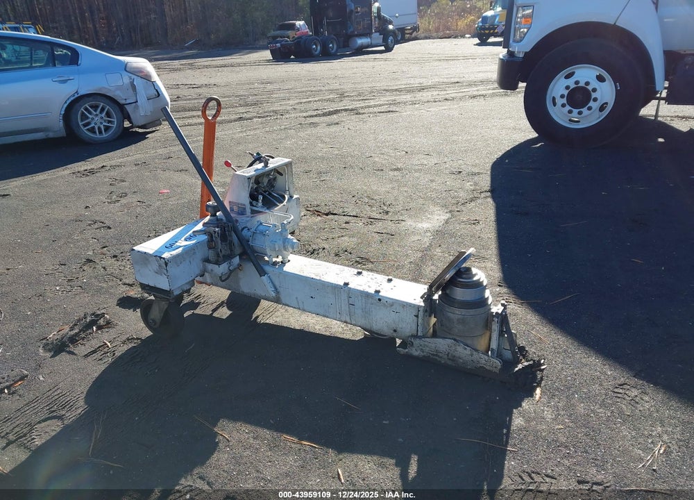 1980 EQUIPMENT JACK VIN: 00000000000098647