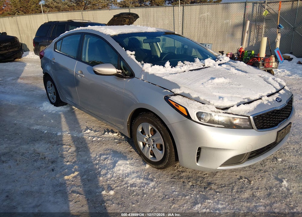 2018 KIA FORTE LX VIN: 3KPFK4A70JE270555