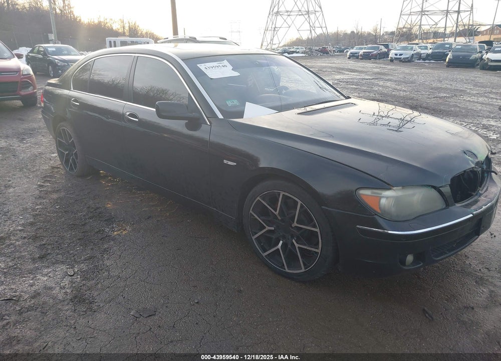 2007 BMW 750 VIN: WBAHN83517DT75695