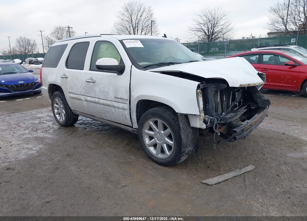 2008 GMC YUKON DENALI VIN: 1GKFK63848J100329