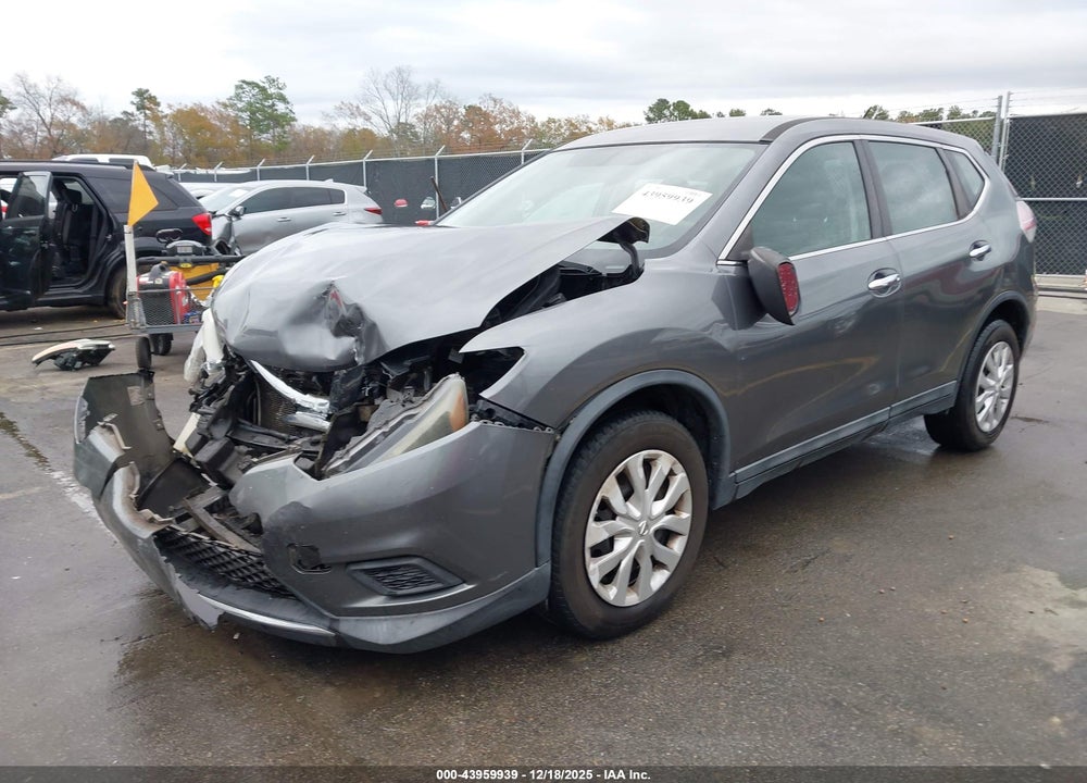 2015 NISSAN ROGUE S VIN: 5N1AT2MT4FC798727