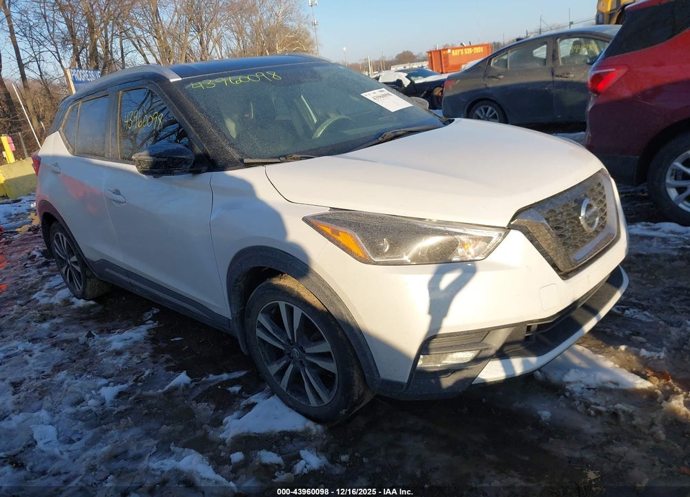 2019 NISSAN KICKS SR VIN: 3N1CP5CUXKL523300