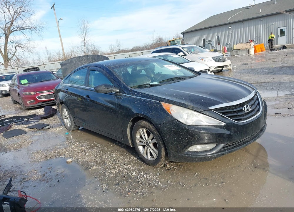 2013 HYUNDAI SONATA GLS VIN: 5NPEB4AC7DH741464