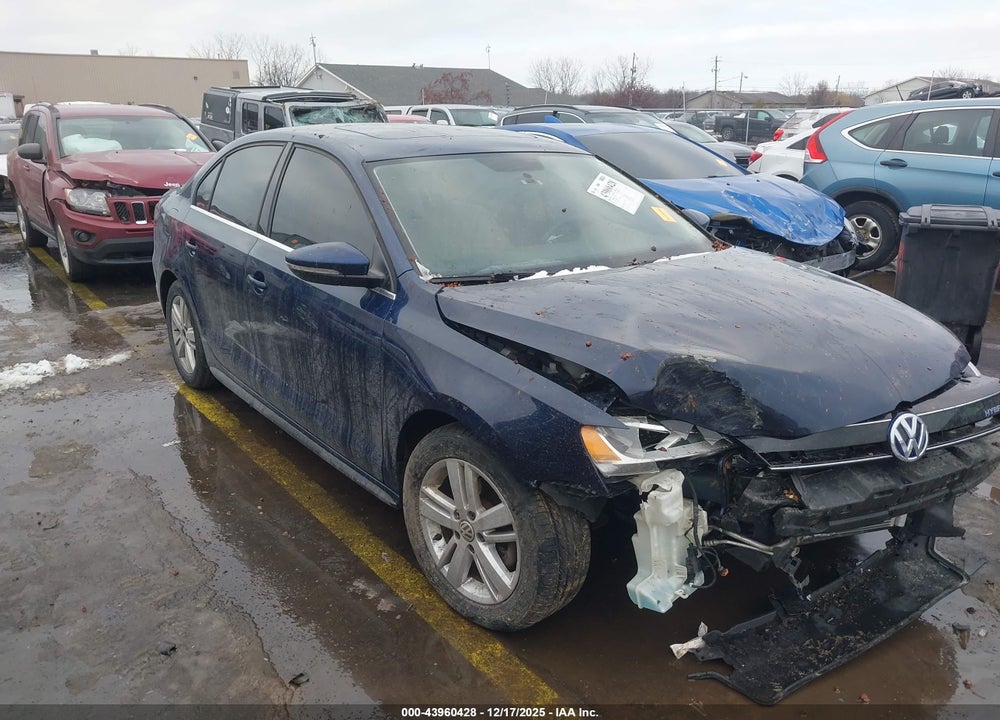 2014 VOLKSWAGEN JETTA HYBRID SEL VIN: 3VW637AJ8EM215855