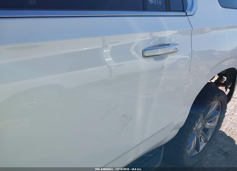 2022 CHEVROLET SUBURBAN 4WD PREMIER VIN: 1GNSKFKD3NR139152
