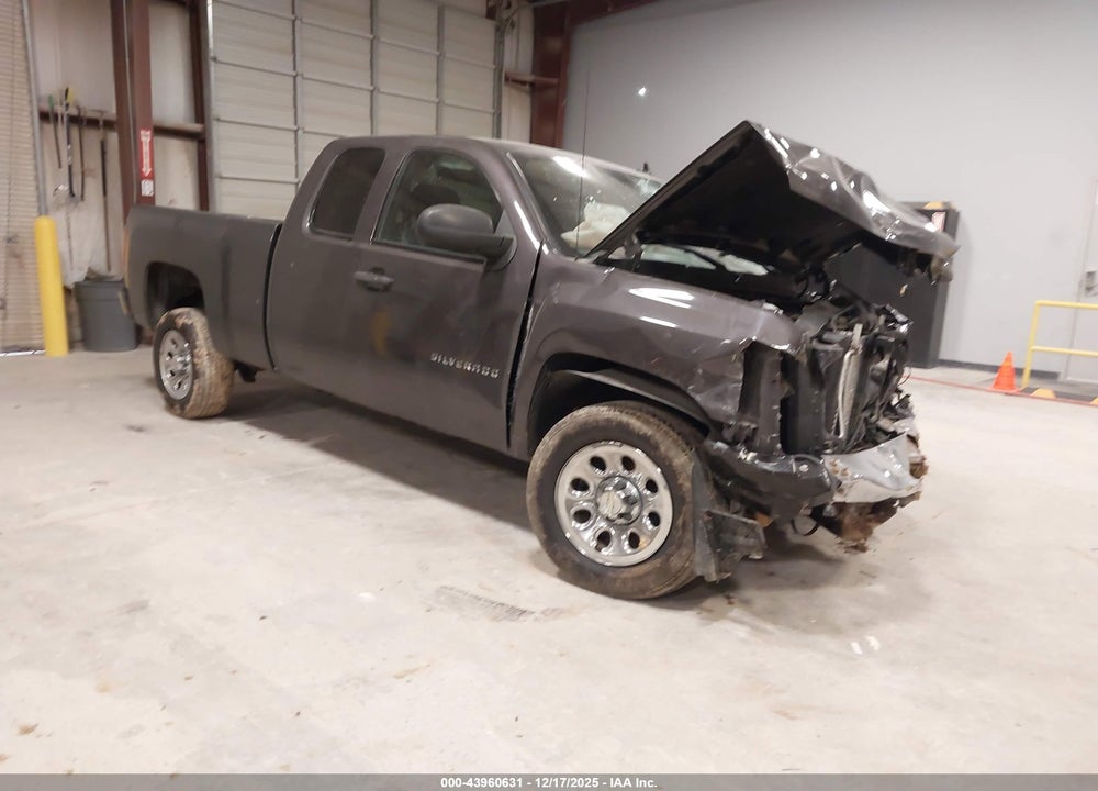 2011 CHEVROLET SILVERADO 1500 LS VIN: 1GCRCREAXBZ158445