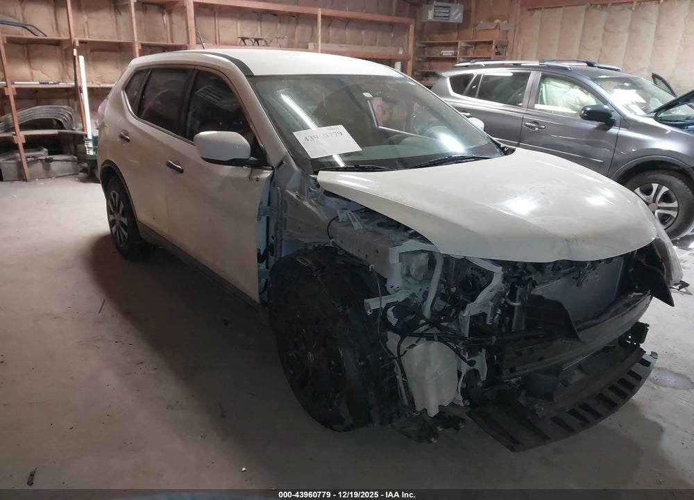 2016 NISSAN ROGUE S VIN: 5N1AT2MT4GC848088