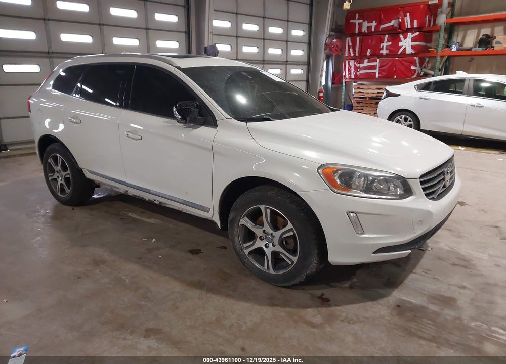 2014 VOLVO XC60 T6 R-DESIGN VIN: YV4902DZ3E2530032