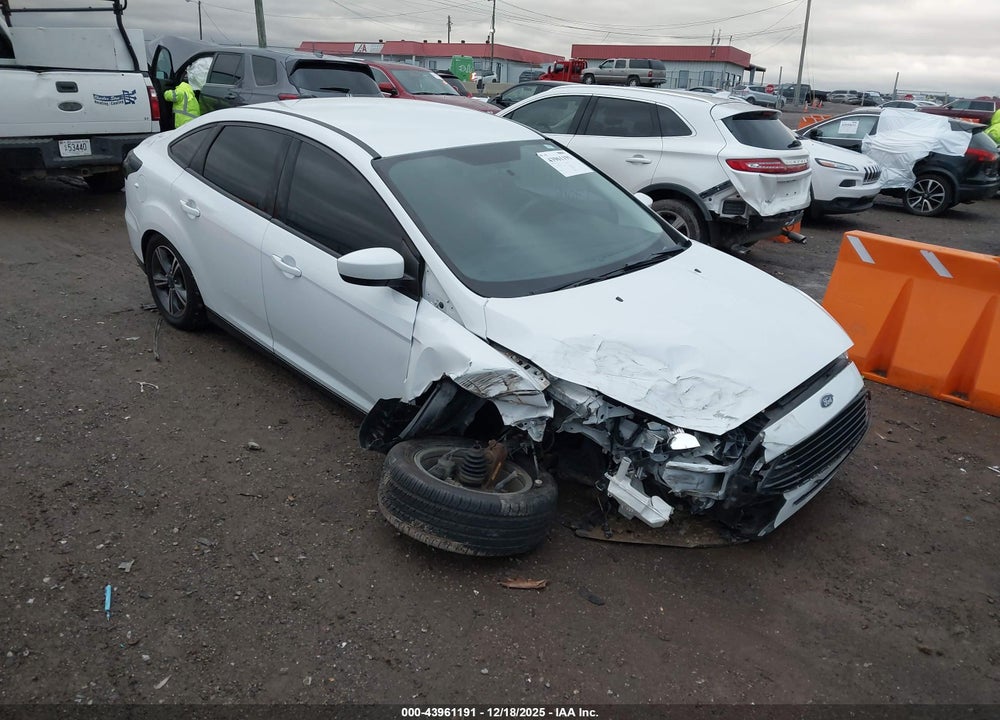 2018 FORD FOCUS SE VIN: 1FADP3FE3JL303295