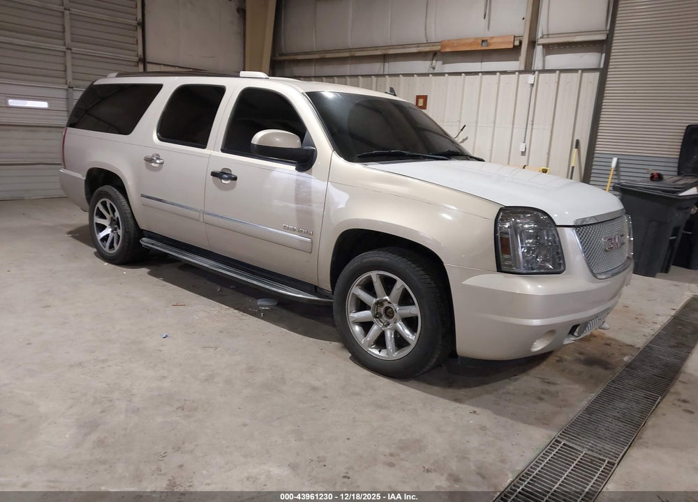 2011 GMC YUKON XL 1500 DENALI VIN: 1GKS2MEFXBR322770