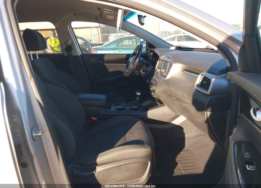 2020 KIA SORENTO 2.4L LX VIN: 5XYPG4A36LG658043
