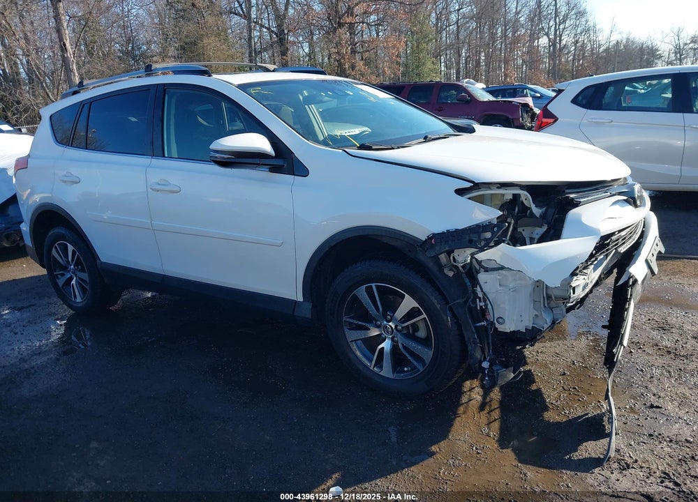 2017 TOYOTA RAV4 XLE VIN: JTMWFREV7HJ141543