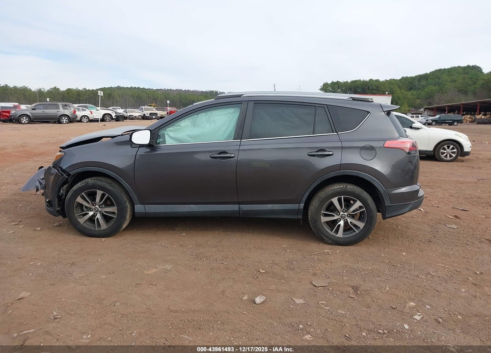 2018 TOYOTA RAV4 ADVENTURE/XLE VIN: 2T3WFREV4JW419032
