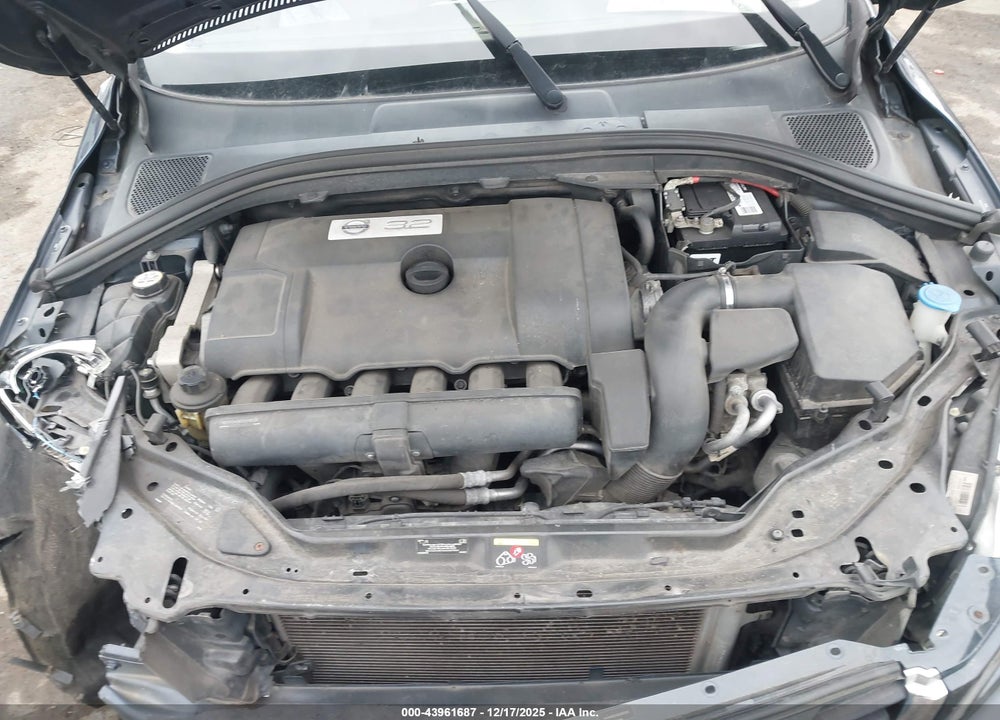 2013 VOLVO XC60 3.2 PREMIER VIN: YV4940DZ4D2367933