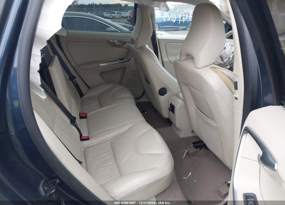 2013 VOLVO XC60 3.2 PREMIER VIN: YV4940DZ4D2367933