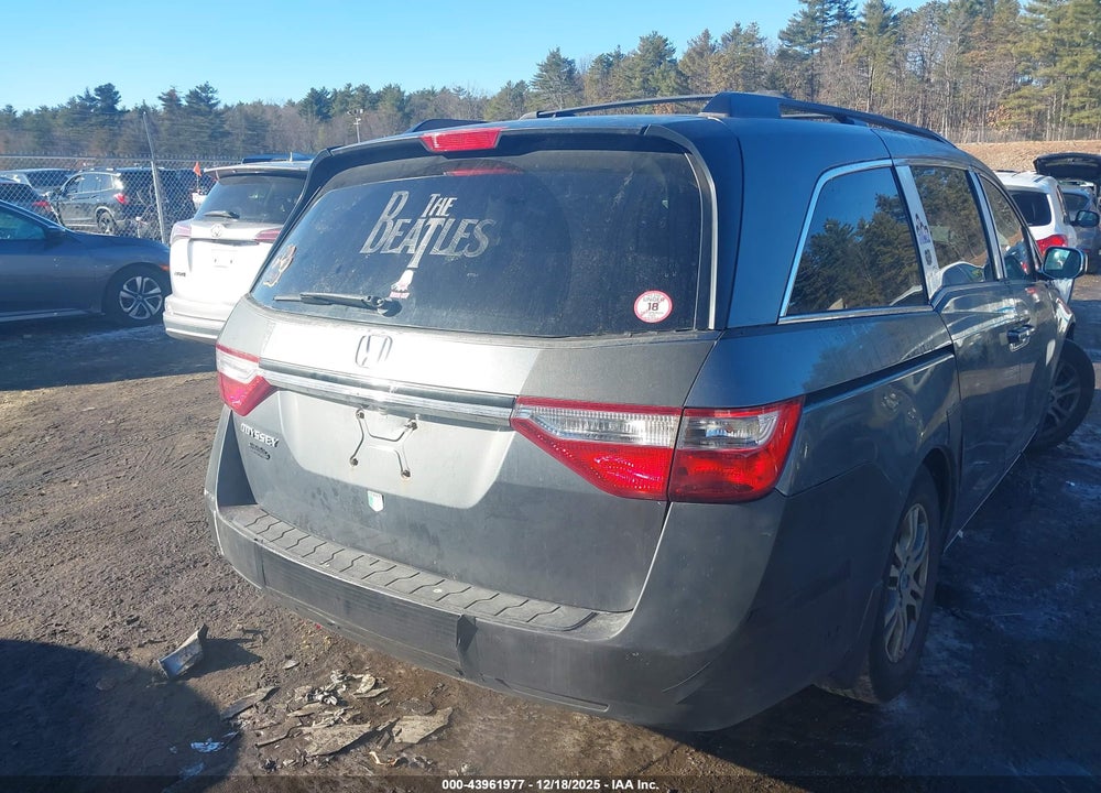 2011 HONDA ODYSSEY EX-L VIN: 5FNRL5H69BB065972