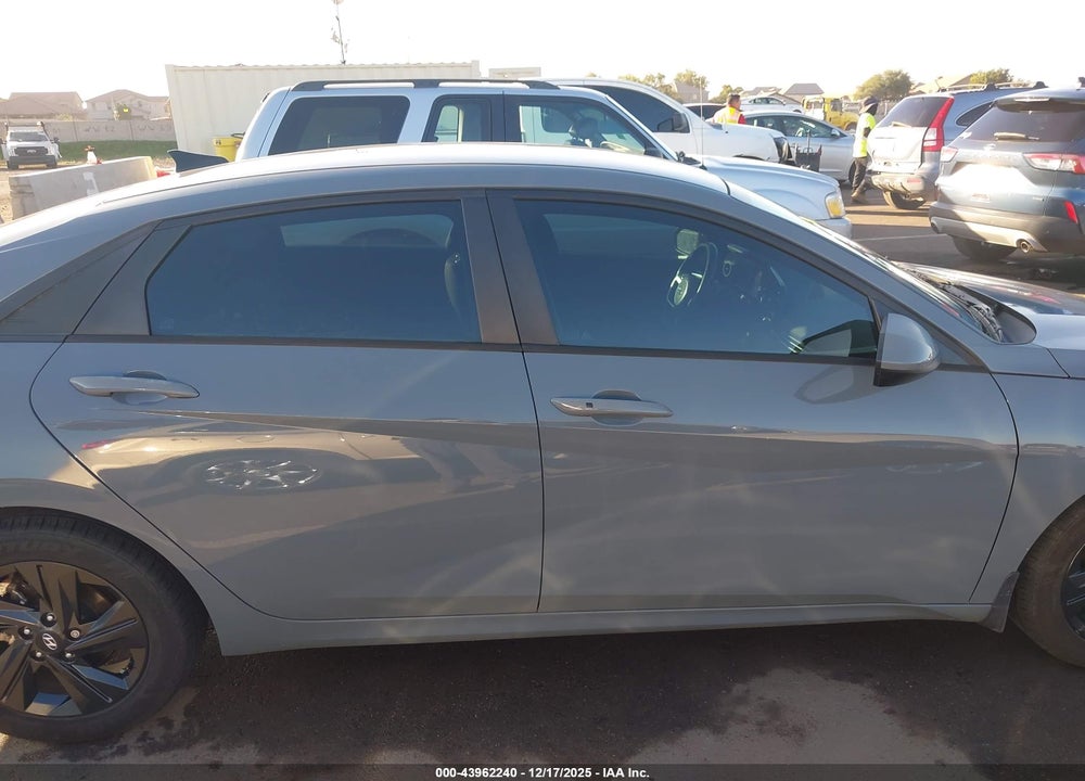 2022 HYUNDAI ELANTRA SEL VIN: KMHLS4AG1NU323219