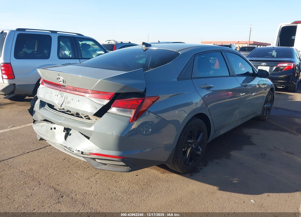 2022 HYUNDAI ELANTRA SEL VIN: KMHLS4AG1NU323219