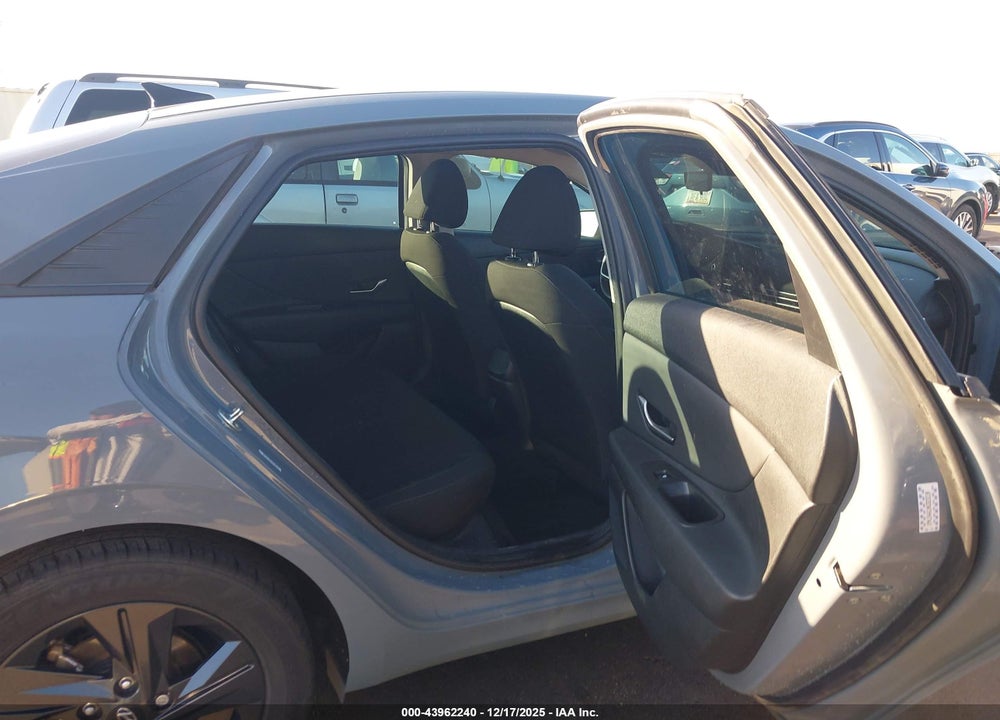 2022 HYUNDAI ELANTRA SEL VIN: KMHLS4AG1NU323219