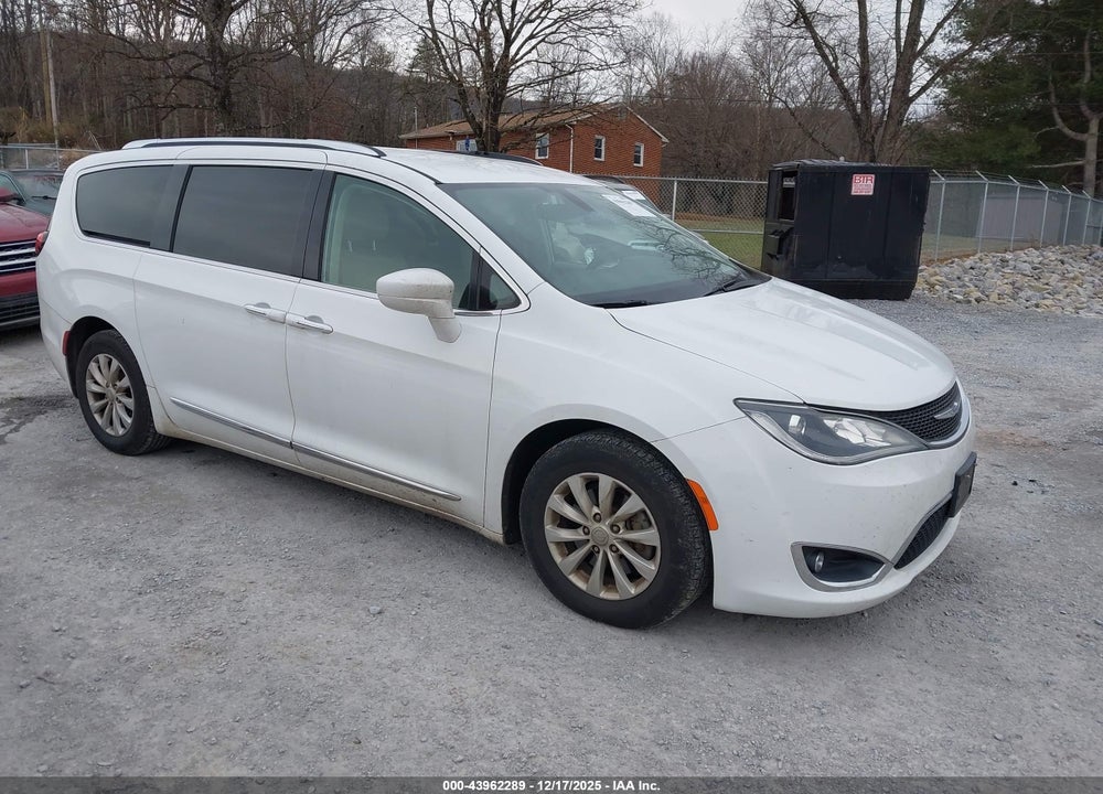 2019 CHRYSLER PACIFICA TOURING L VIN: 2C4RC1BG2KR548024