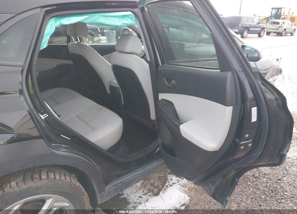 2022 HYUNDAI KONA SEL VIN: KM8K6CAB0NU841045