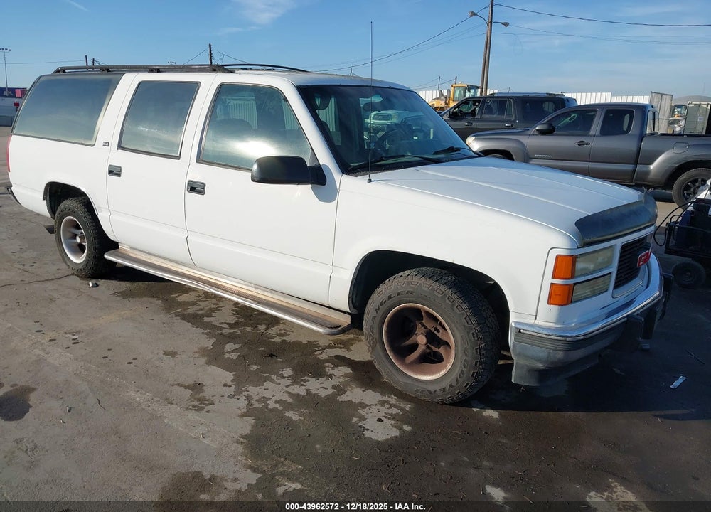 1994 GMC SUBURBAN C1500 VIN: 1GKEC16K3RJ705267