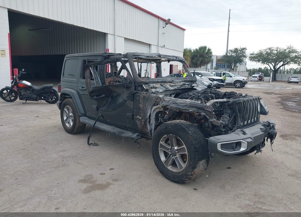 2020 JEEP WRANGLER UNLIMITED SAHARA 4X4 VIN: 1C4HJXEG8LW184085