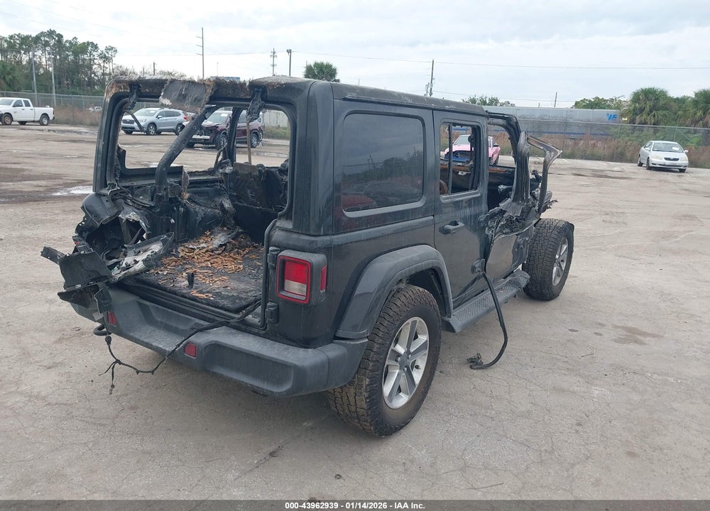 2020 JEEP WRANGLER UNLIMITED SAHARA 4X4 VIN: 1C4HJXEG8LW184085