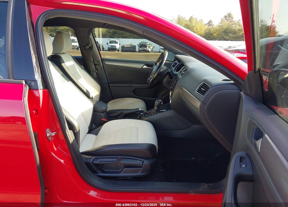 2017 VOLKSWAGEN JETTA 1.8T SPORT VIN: 3VWD17AJXHM402175