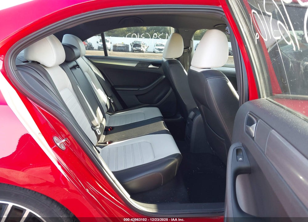 2017 VOLKSWAGEN JETTA 1.8T SPORT VIN: 3VWD17AJXHM402175