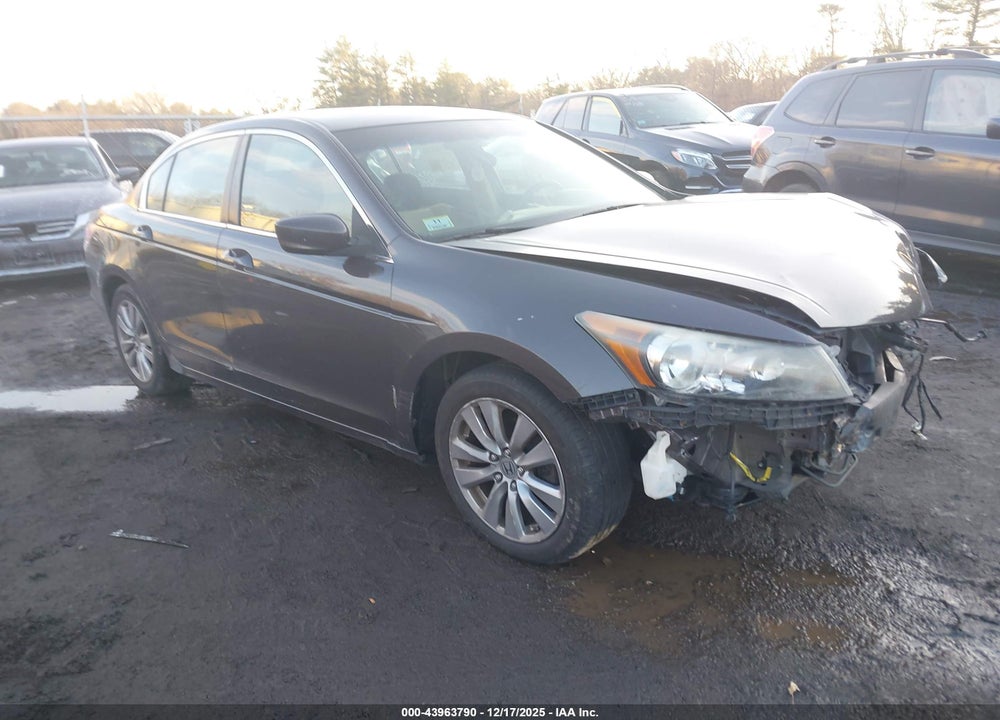 2011 HONDA ACCORD 2.4 EX VIN: 1HGCP2F70BA141478