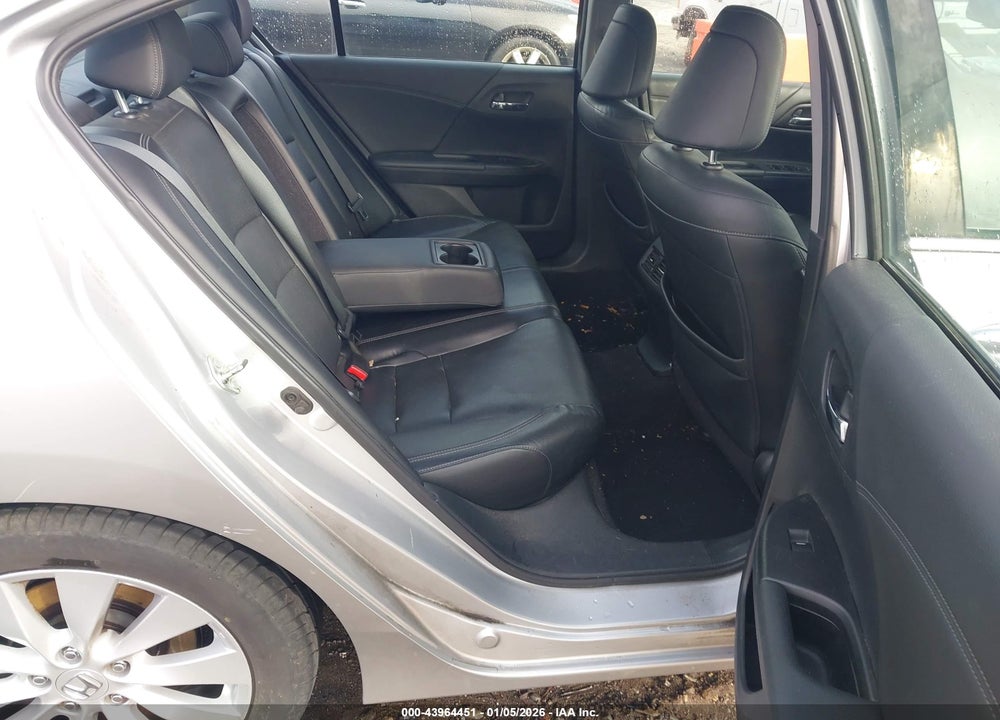 2015 HONDA ACCORD EX-L VIN: 1HGCR2F82FA161840
