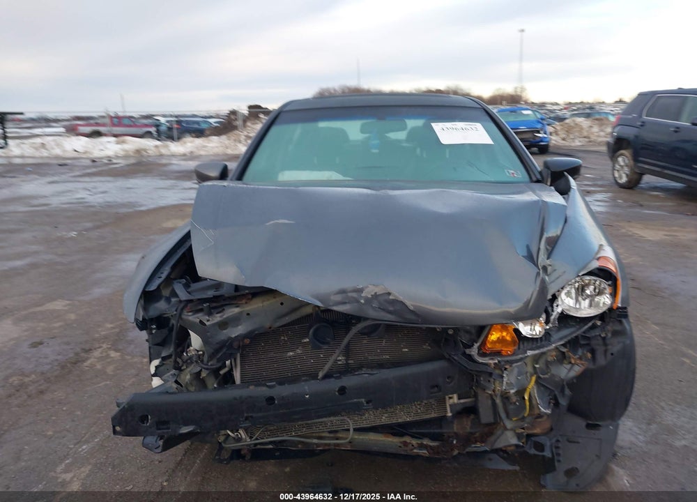 2011 HONDA ACCORD 2.4 EX-L VIN: 1HGCP2F84BA049640