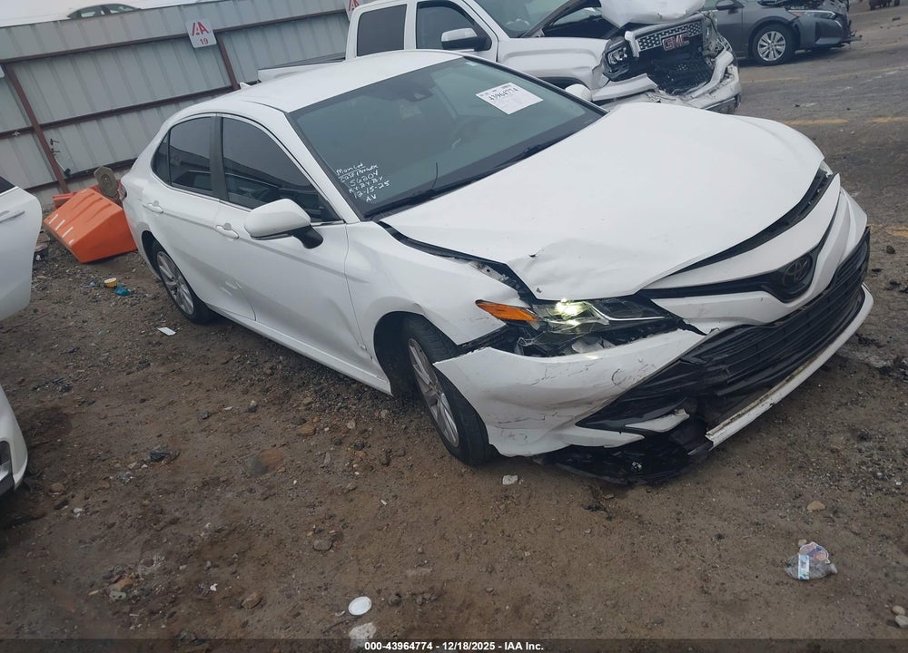 2019 TOYOTA CAMRY LE VIN: 4T1B11HK3KU752249