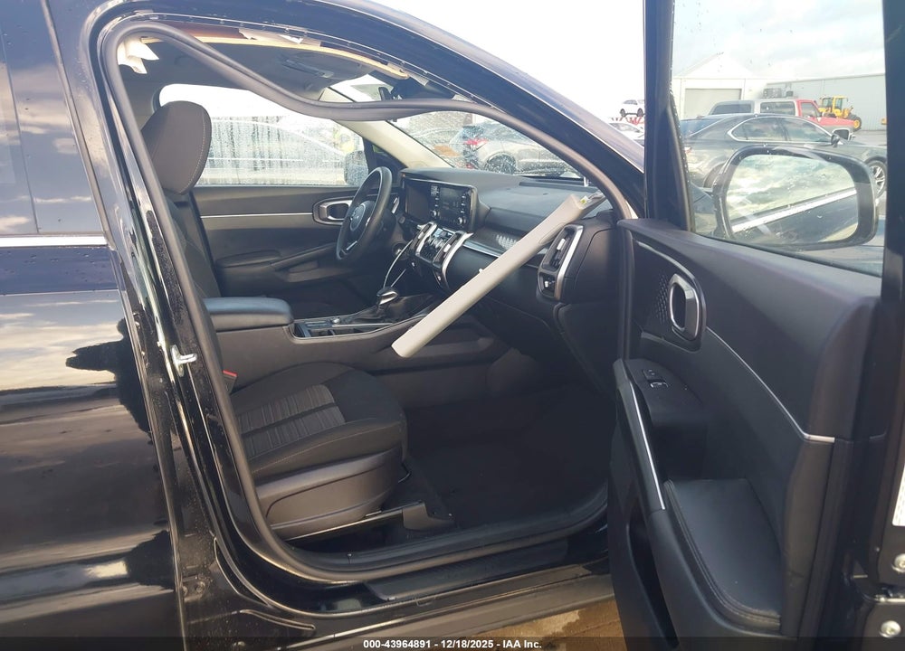 2022 KIA SORENTO LX VIN: 5XYRG4LC0NG085181