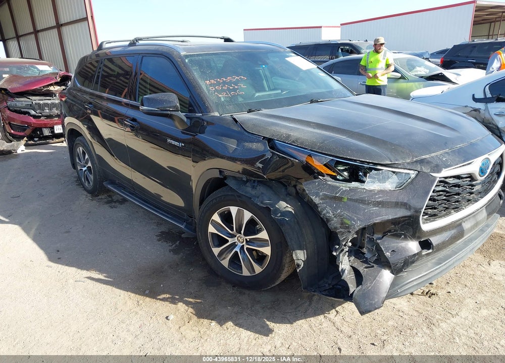 2021 TOYOTA HIGHLANDER HYBRID XLE VIN: 5TDGARAH7MS006112