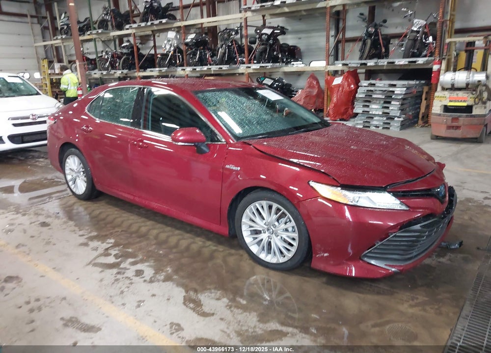 2020 TOYOTA CAMRY XLE HYBRID VIN: 4T1F31AK7LU526108