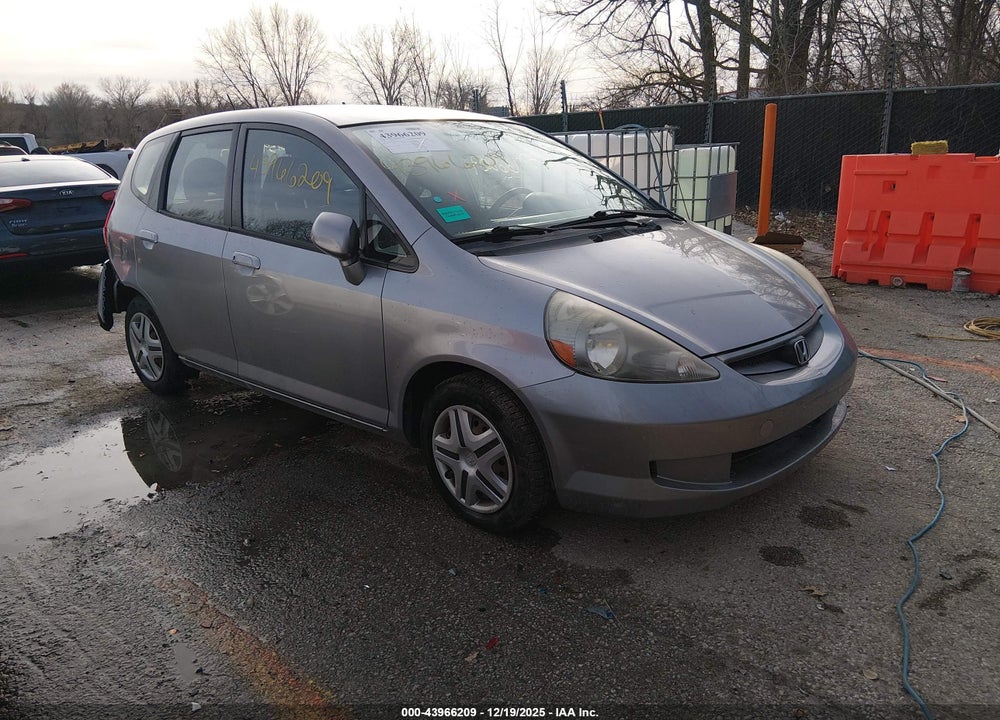 2008 HONDA FIT VIN: JHMGD37418S057187