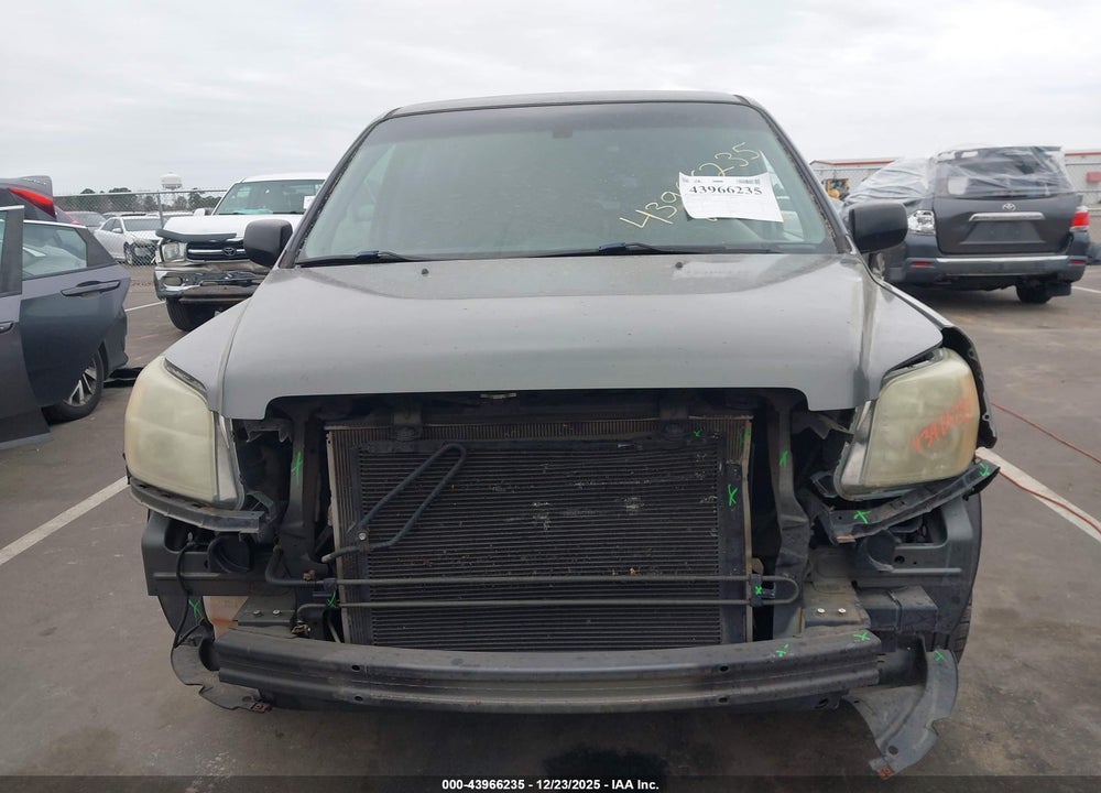 2007 HONDA PILOT LX VIN: 5FNYF28197B001153