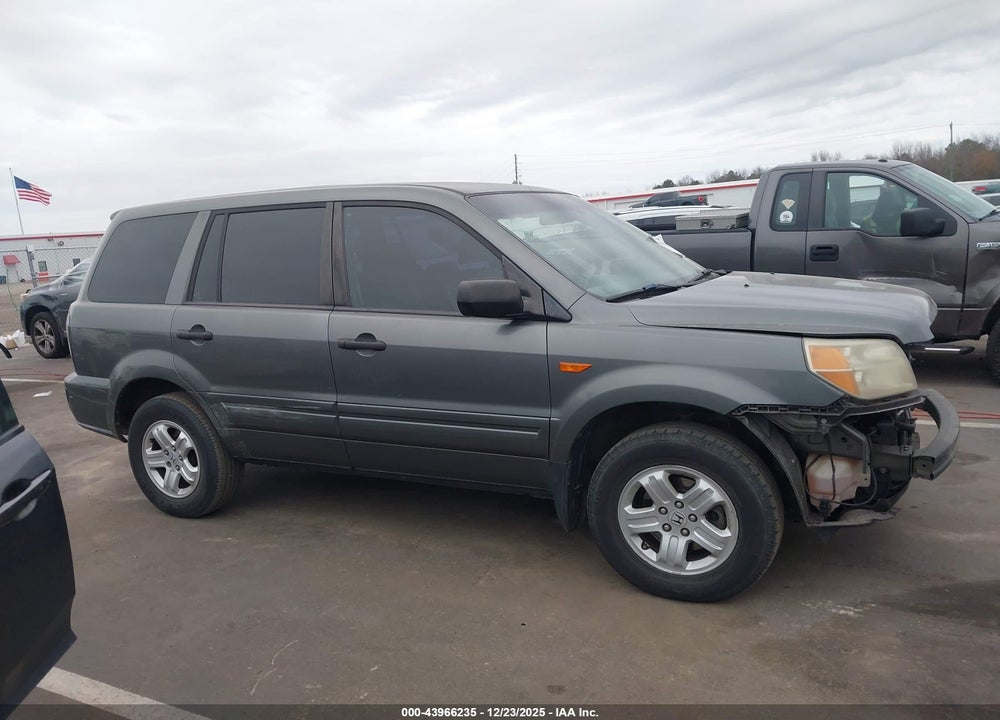 2007 HONDA PILOT LX VIN: 5FNYF28197B001153