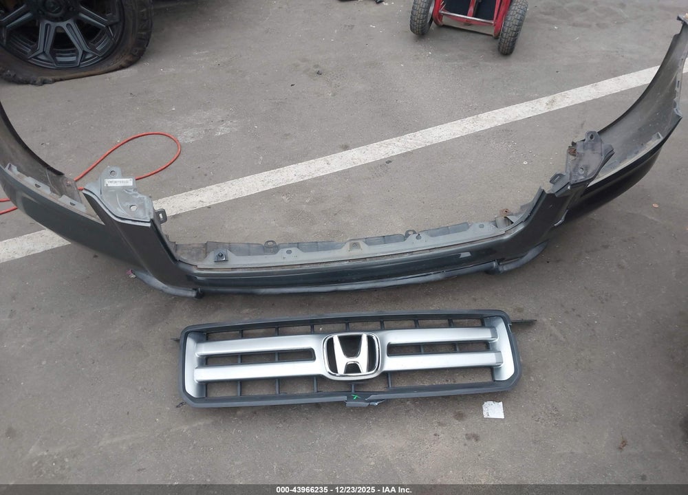 2007 HONDA PILOT LX VIN: 5FNYF28197B001153