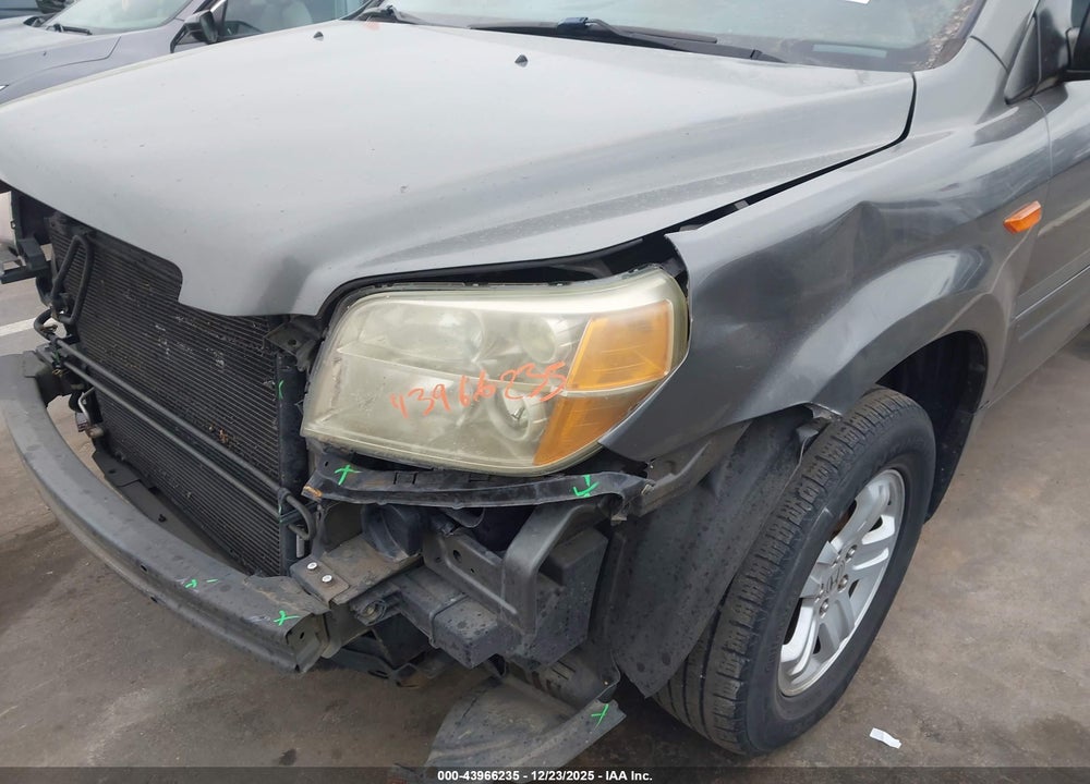 2007 HONDA PILOT LX VIN: 5FNYF28197B001153