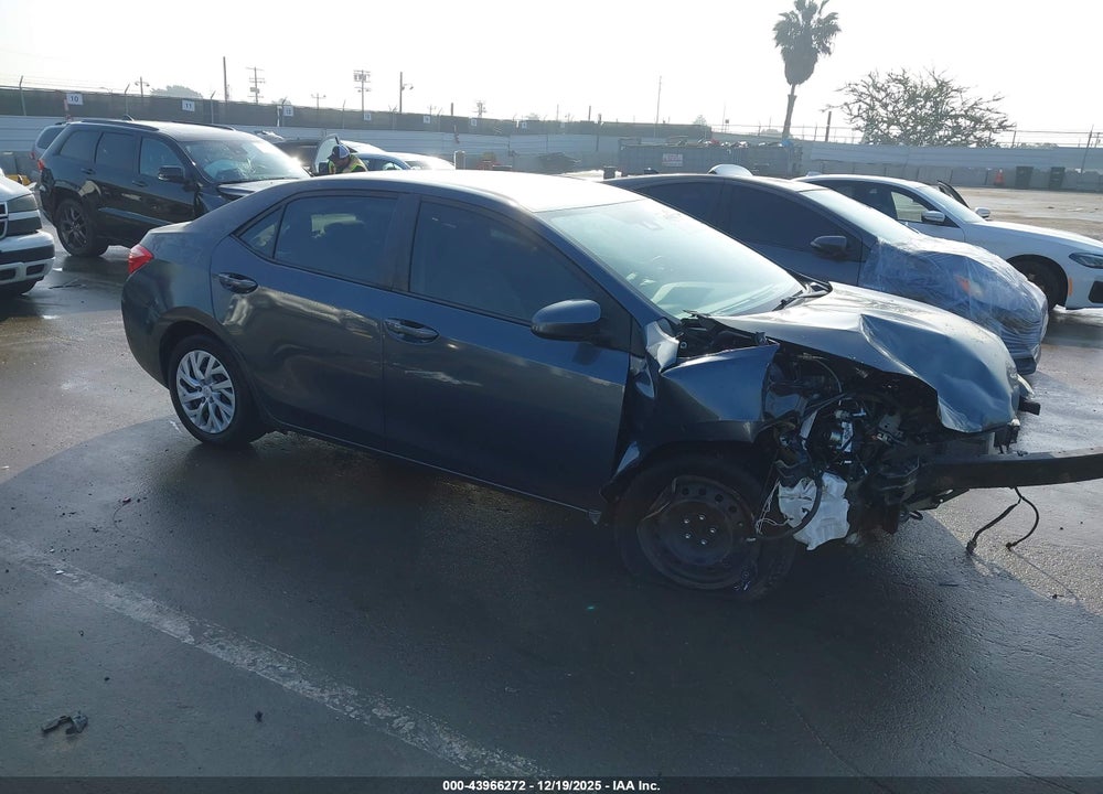 2018 TOYOTA COROLLA LE VIN: 5YFBURHE7JP793662