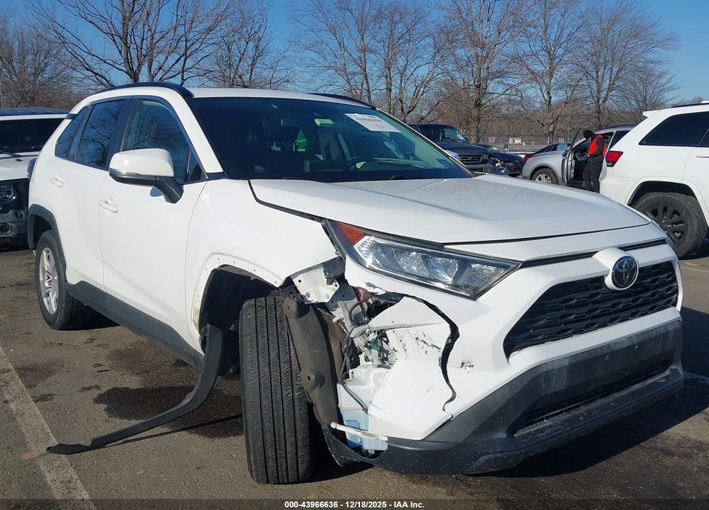 2019 TOYOTA RAV4 XLE VIN: JTMP1RFVXKD044893