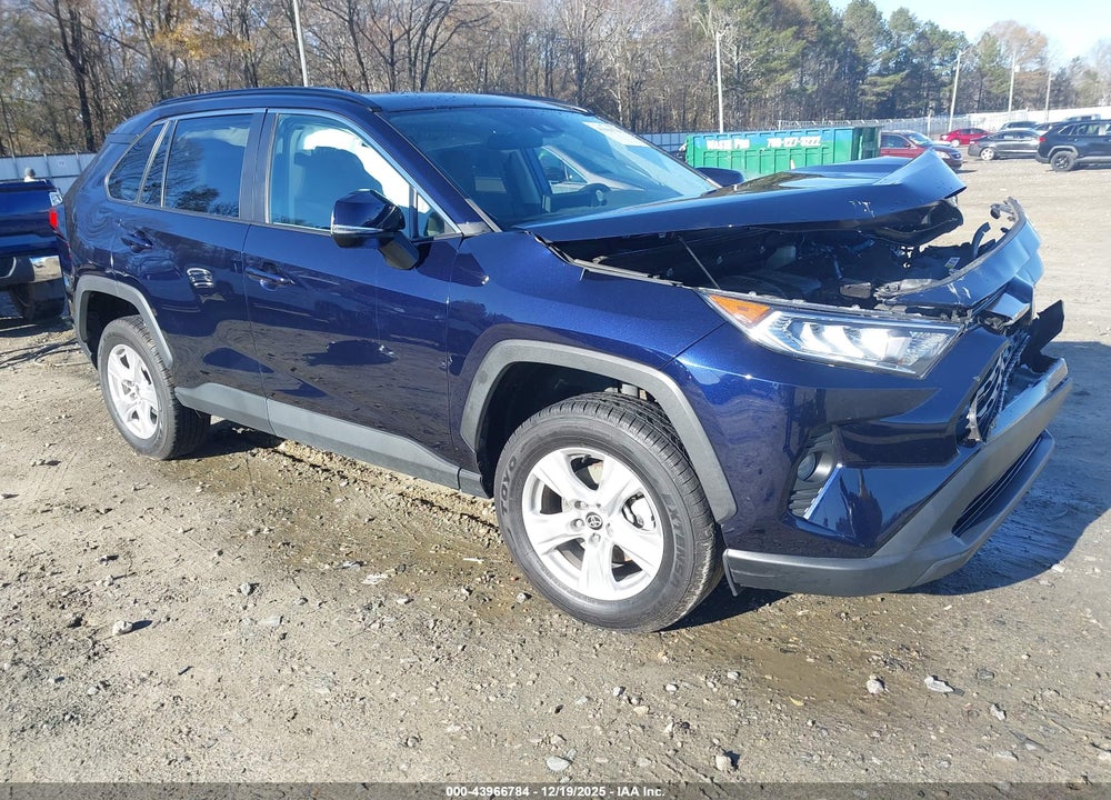 2021 TOYOTA RAV4 XLE VIN: 2T3W1RFV4MW173360