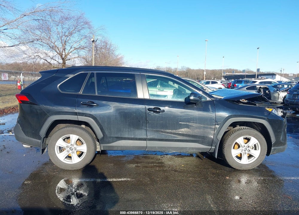 2021 TOYOTA RAV4 XLE VIN: 2T3P1RFV5MW201607