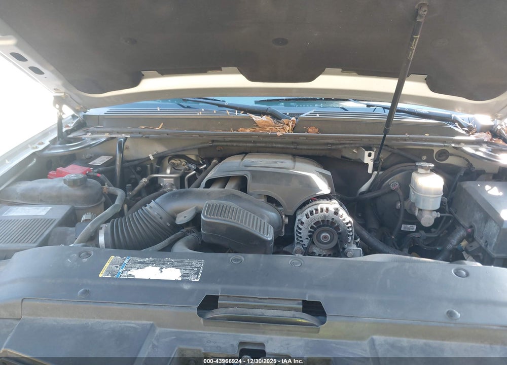 2010 CHEVROLET TAHOE LT VIN: 1GNUKBE03AR141553