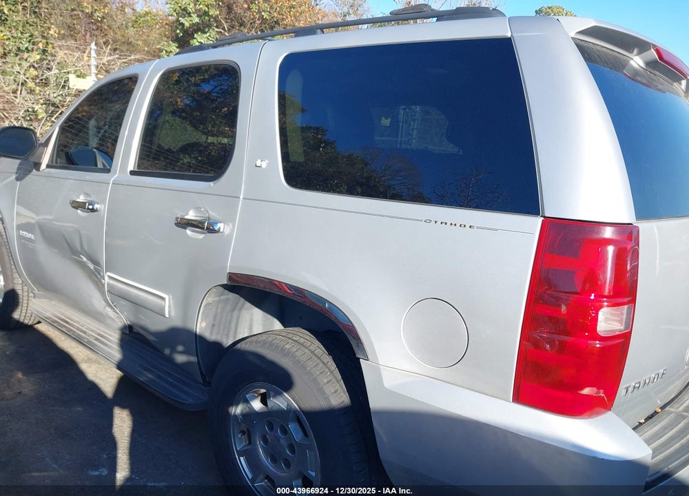 2010 CHEVROLET TAHOE LT VIN: 1GNUKBE03AR141553