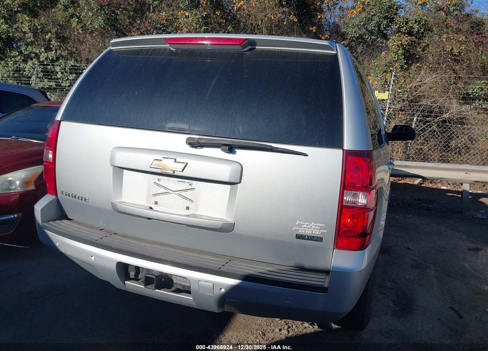 2010 CHEVROLET TAHOE LT VIN: 1GNUKBE03AR141553